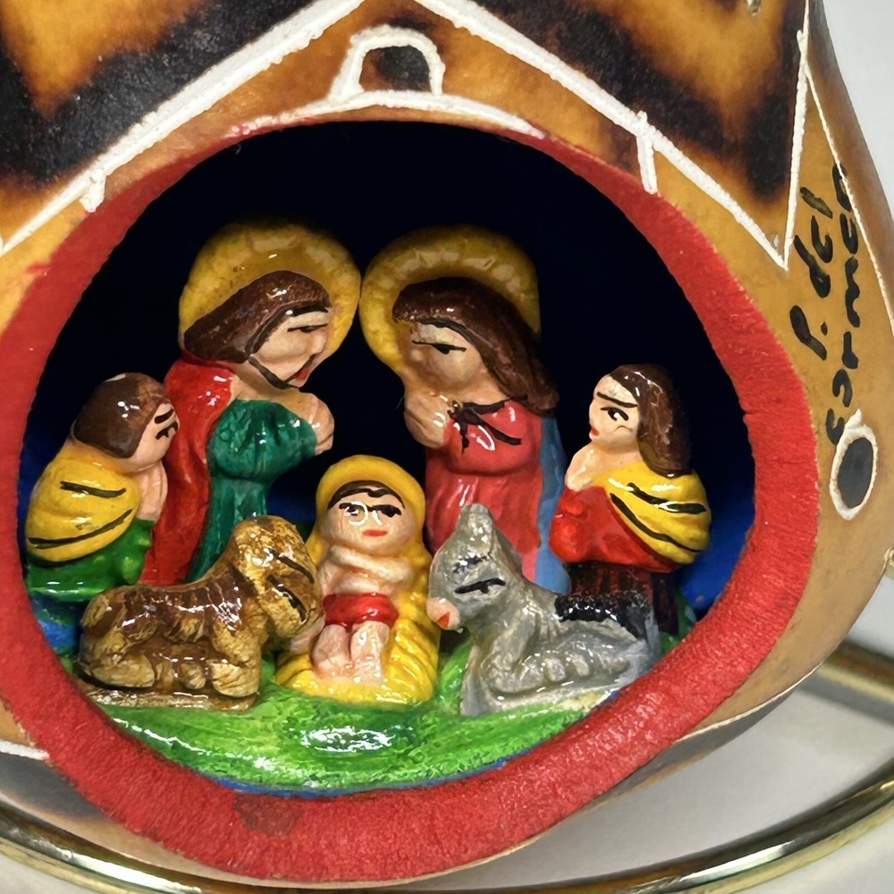 Vintage Carved Painted Gourd Nativity Scene Folk Art Christmas Ornament Ecuador - Picture 2 of 9